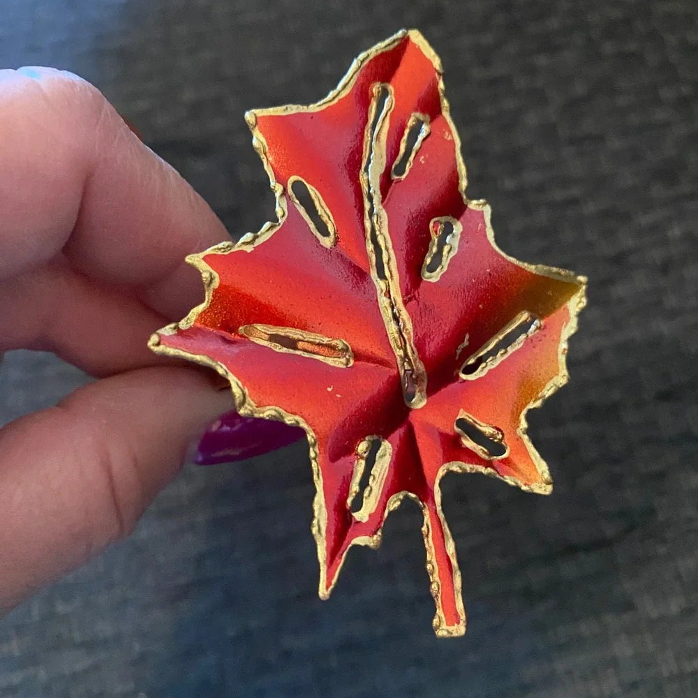 Unbranded Fall Leaf Napkin Rings Set of 4 Red Orange Gold Excellent Enamel Metal